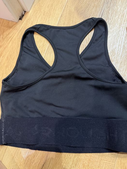 Czarny top z wkładkami push up s rough radical