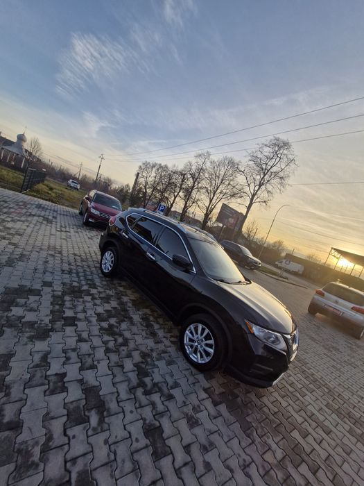 Nissan Rogue SV 4×4