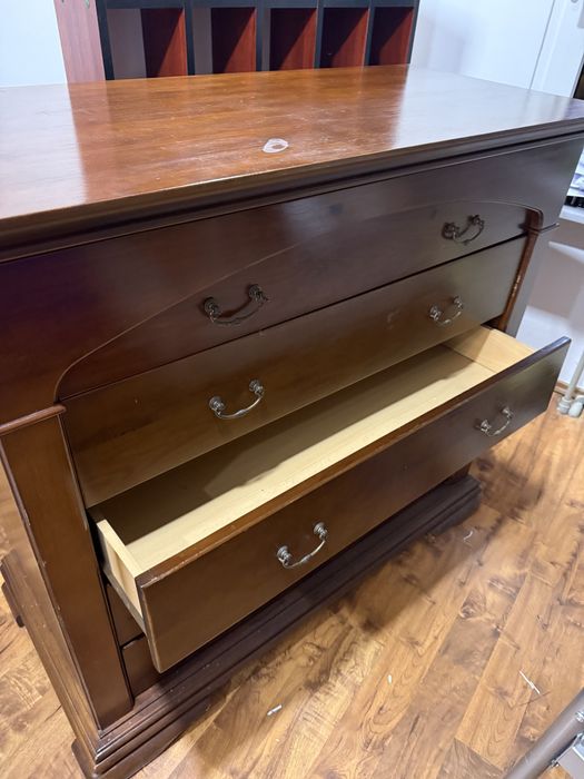 Sprzedam komodę z drewna