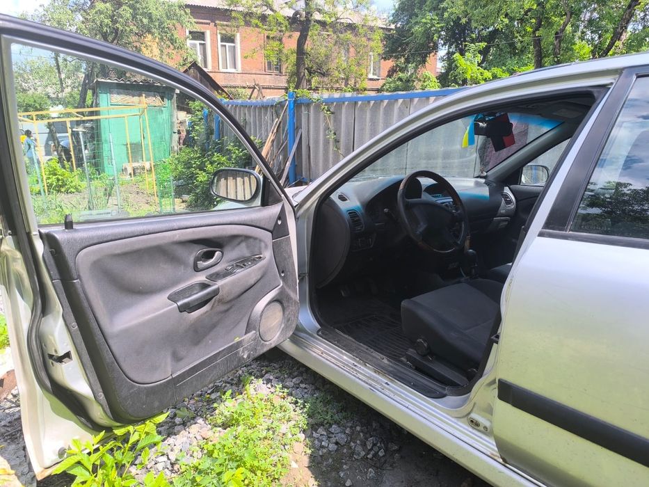 Автомобиль Mitsubishi Carizma