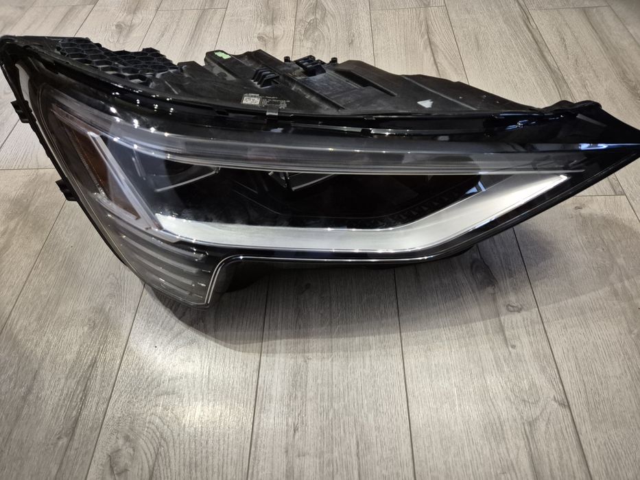 Фара права Audi E-Tron 2018-2024 USA