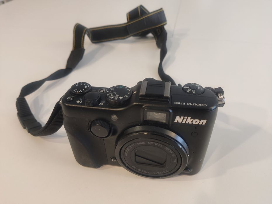 Aparat Nikon P7100