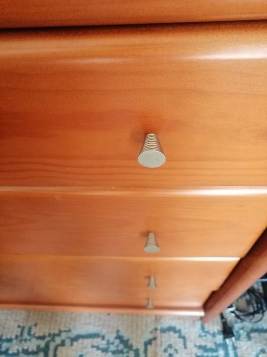 CÓMODA Em Madeira Maciça + Oferta