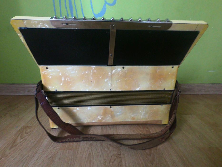 Akordeon Hennicke 120 basów 1936 rok