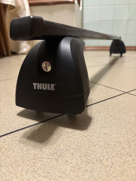 Багажник  Thule на Skoda octavia tour (штатні місця) і не тільки