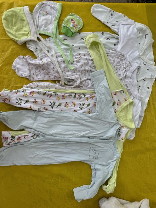 Вещи для новорожденных от 0-6мес по 10грн вещи в роддом