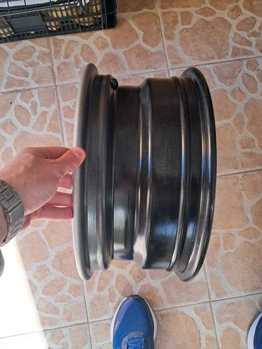 4 Jantes de péugeot partner Modelo STW551 - 0Km com os símbolos.