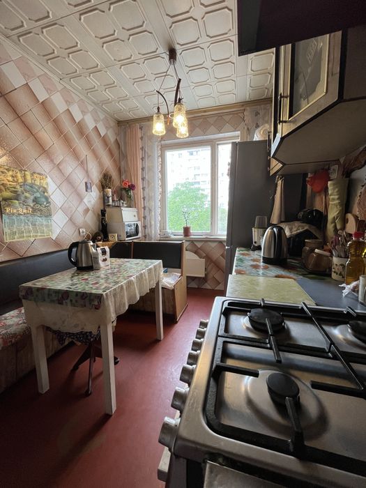 ВЕЛИКА 3кім.квартира 2поверх Вул.Хоменка, 2 балкони. роздільні кімнати