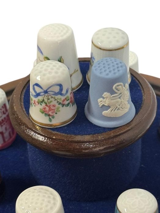 Coleção de 12 Dedais em Porcelana