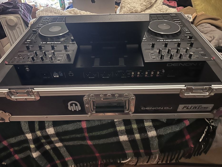 Denon DJ Prime 4 + plus. NOVA