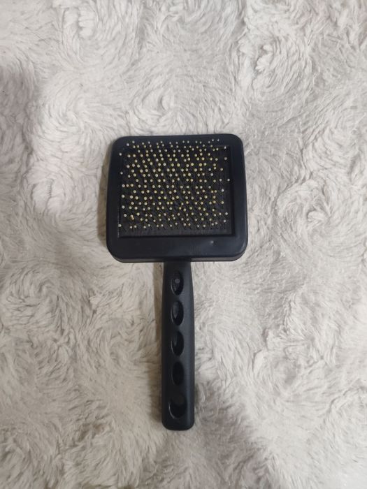 Продам щітку для тварин