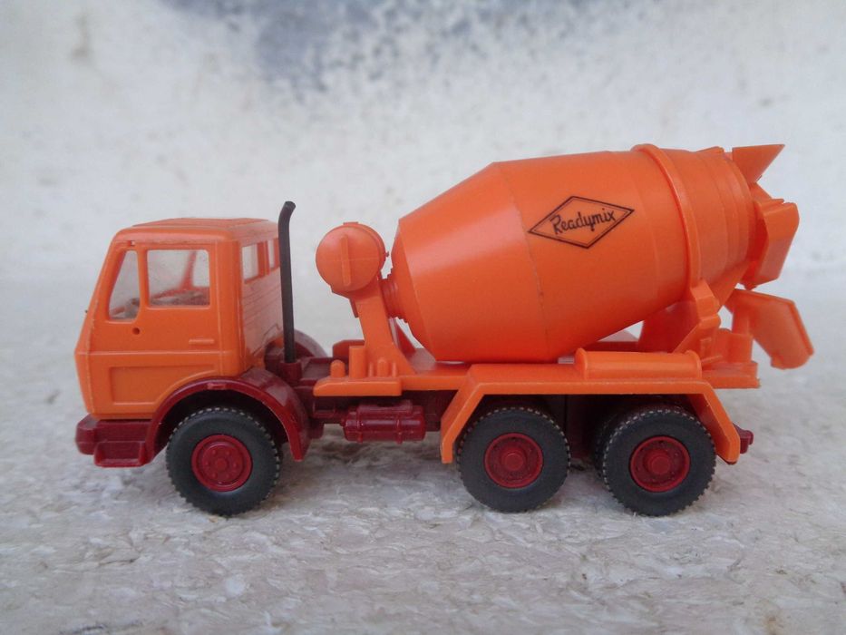 1:87 Wiking Camião de transporte de cimentos