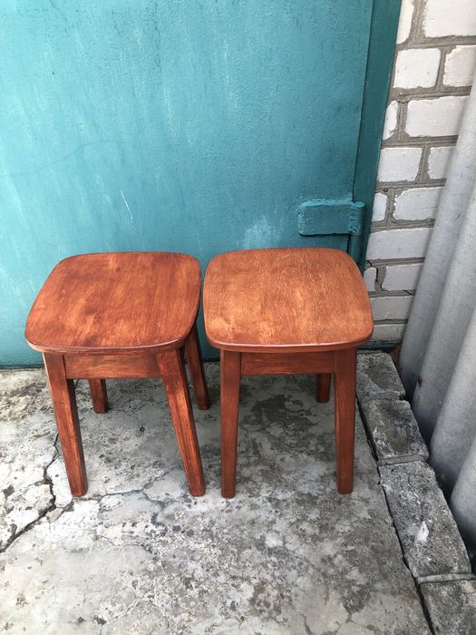 Табуретка нова деревяна