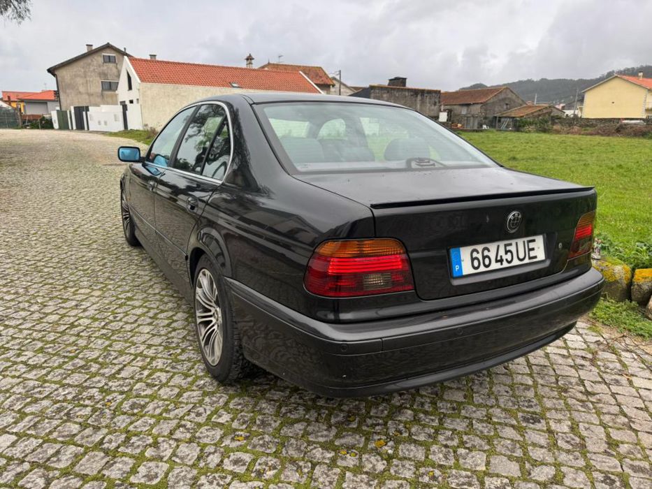 BMW e39 520d  bem estimada
