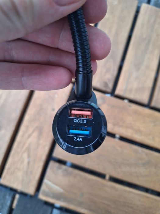 Transmiter samochodowy FM