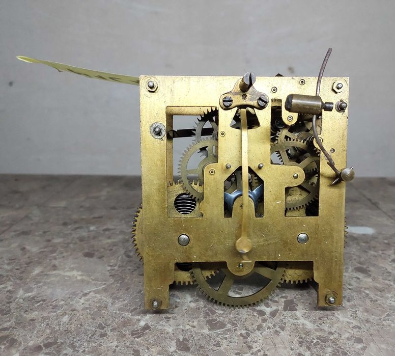 M161 Mechanizm starego zegara ściennego