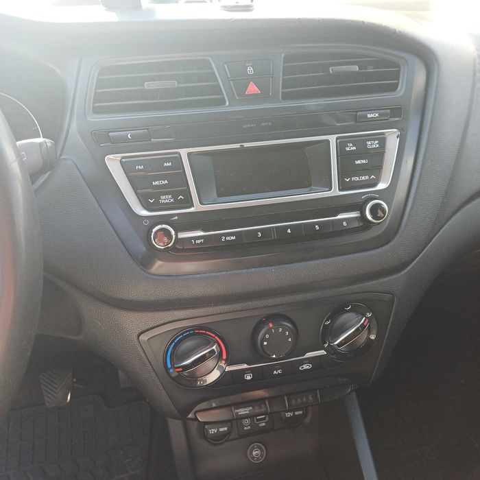 samochód hyundai i20