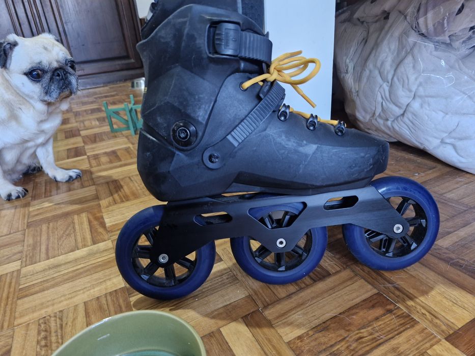 Patins da marca Rollerblade