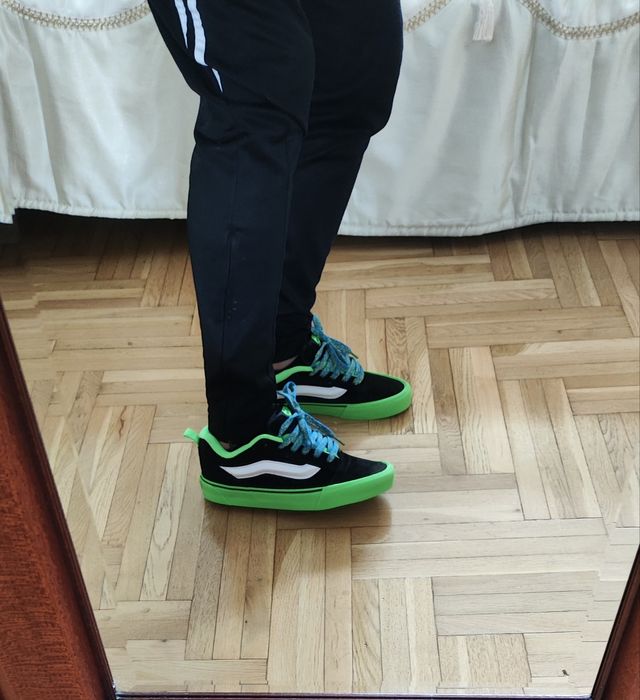 Sprzedam buty Vans KNU Skool 42