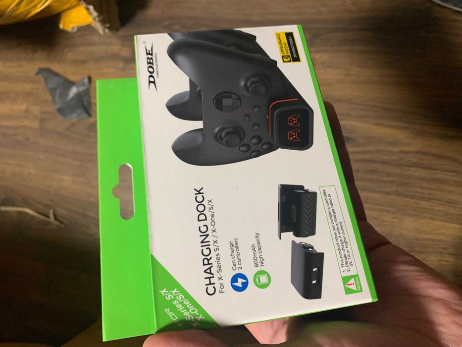 Xbox One/Xbox Series X 2 акумулятори, зарядна база, кришки