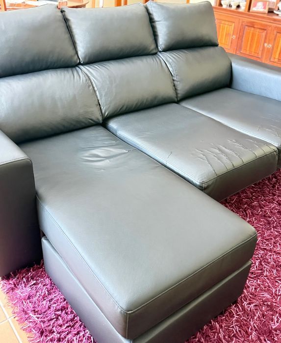Vende-se Sofá Preto 3 lugares com Chaise Longue
