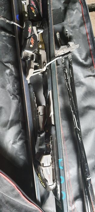 Комплект лыжи с палками и чехол