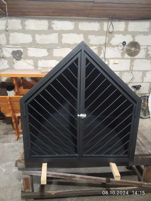 Вольєри та будки (квартирні та вуличні)