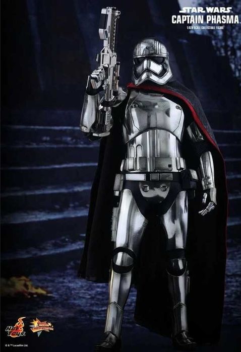 Hot Toys Captain Phasma Star Wars Force Awakens 1/6