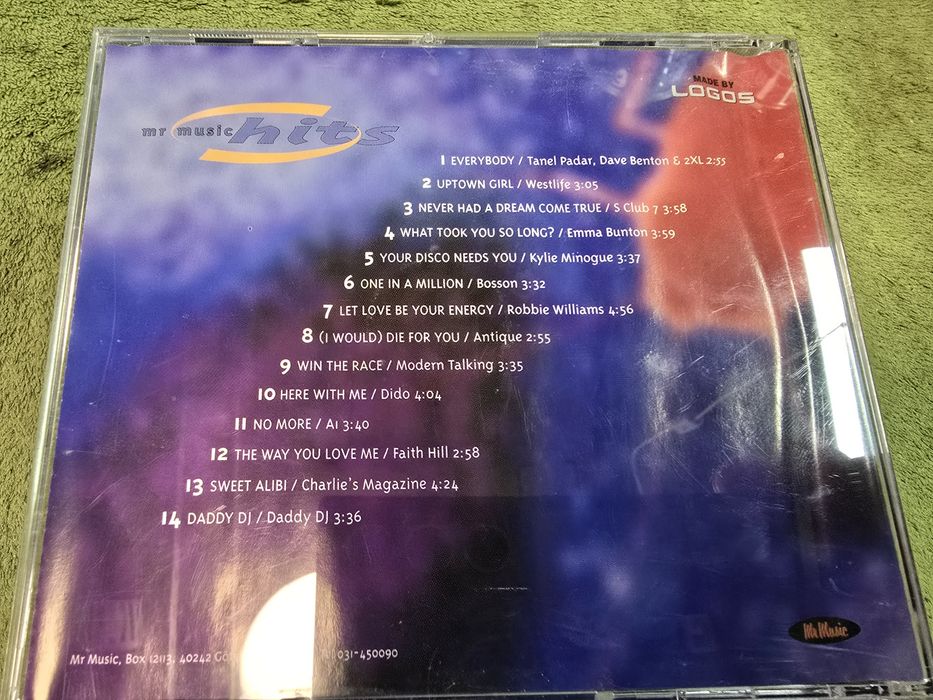 6 płyt CD różni wykonawcy.