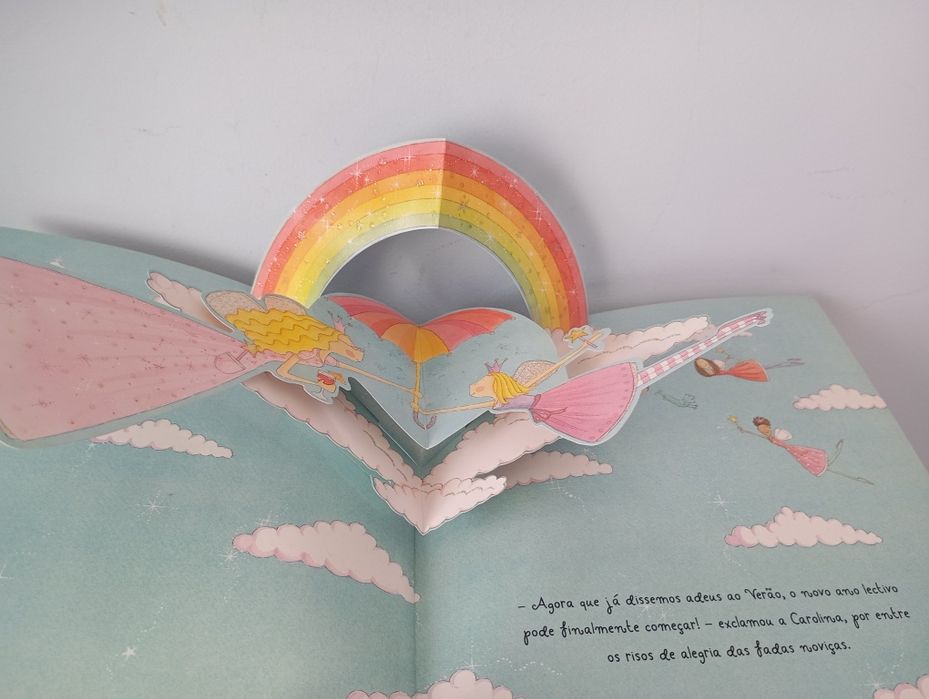 Livro " A fada Carolina - Festas e promessas"