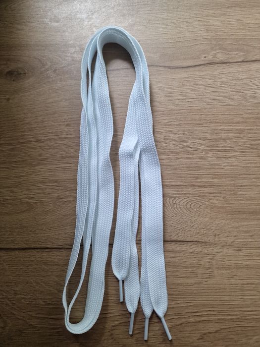 Sznurówki białe 146cm/1,5cm