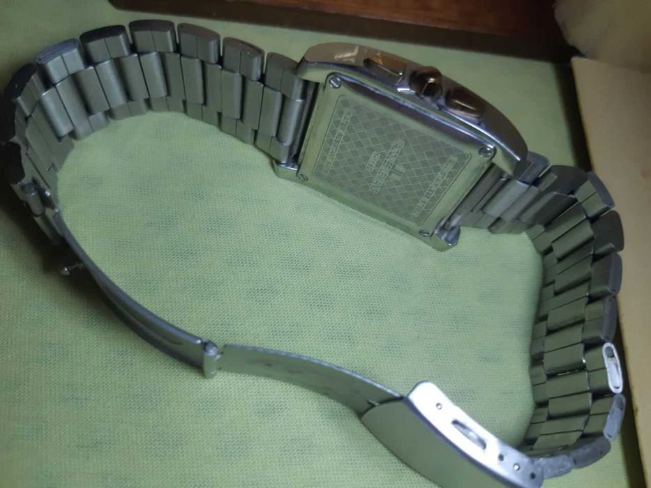 Годинник кварцовий Jacgues Lemans