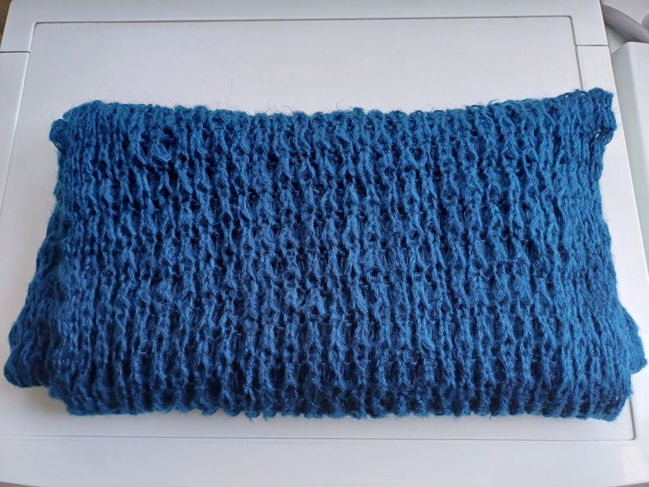 Cachecol de lã azul, tipo gola