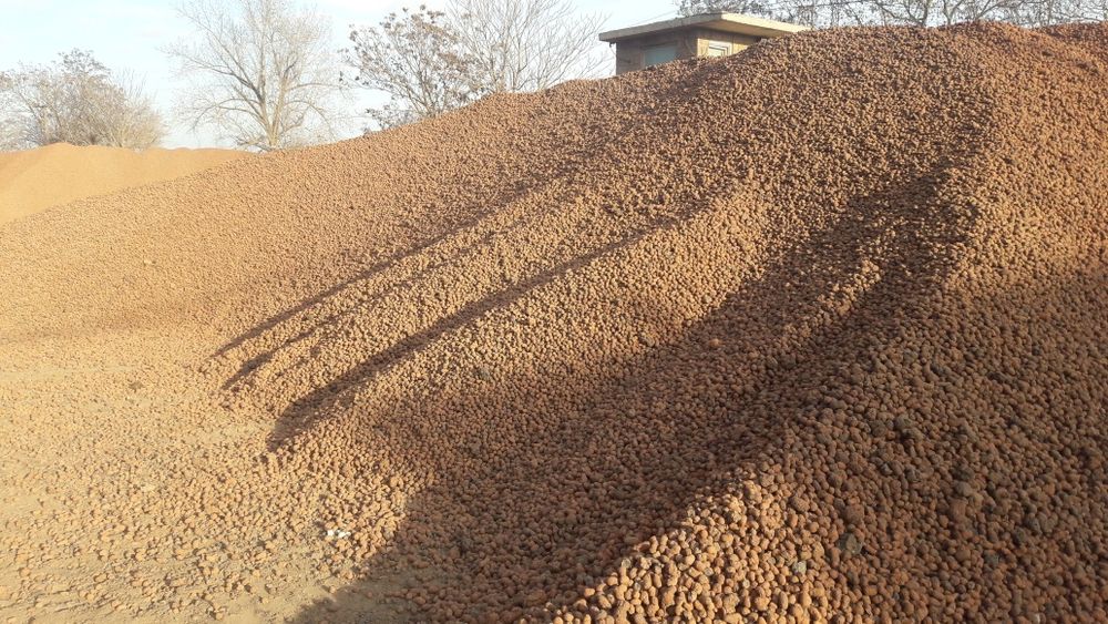 Керамзит щебень, песок, арматура, отсев, чернозём, вывоз строй мусора.