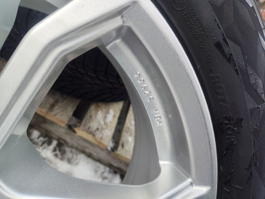 Nowe koła zimowe z czujnikami tpms 215/60/17 toyota ch-r corolla cross