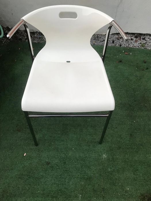 2 Cadeiras brancas - Novas