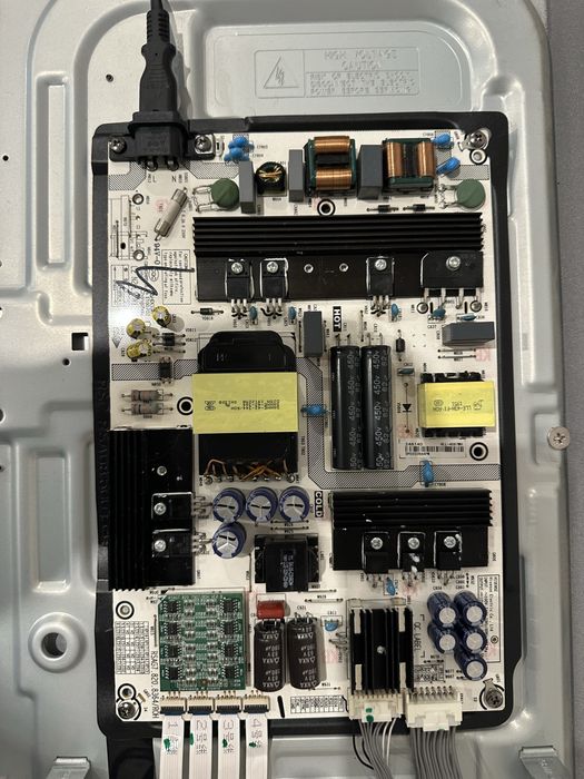 Hisense modelo 58A7GQ com varias pecas em bom estado