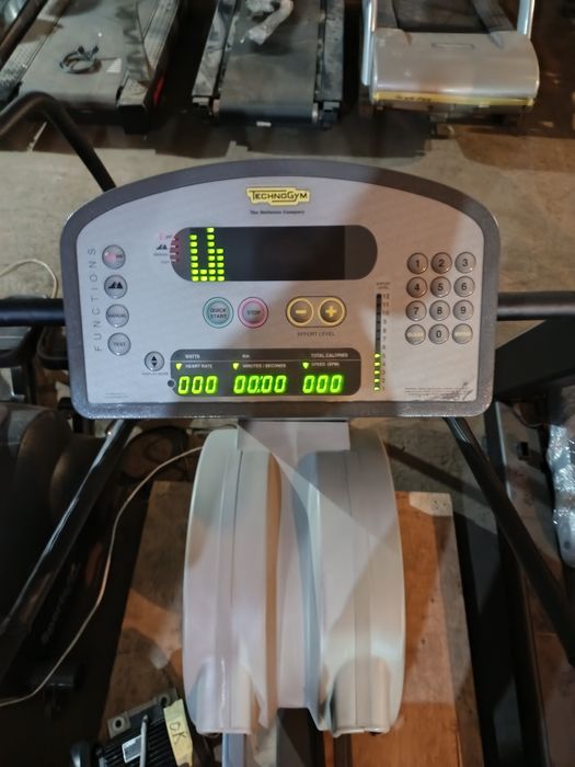 Тренажёр степпер Tectrix Climb Max, Орбитрек  Technogym