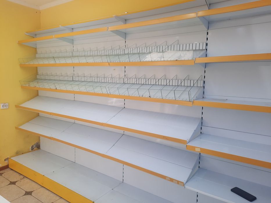 Продам торгові пристінні стелажі