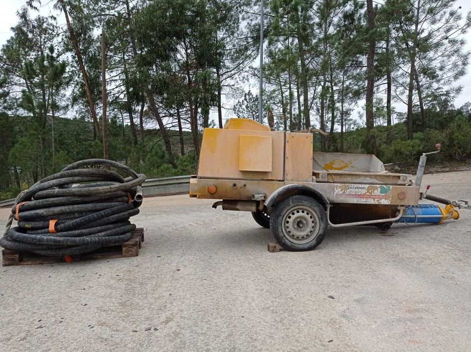 Máquina de Bombar Betão - Bunker - CLB 18 / 2005 C / Mangueiras