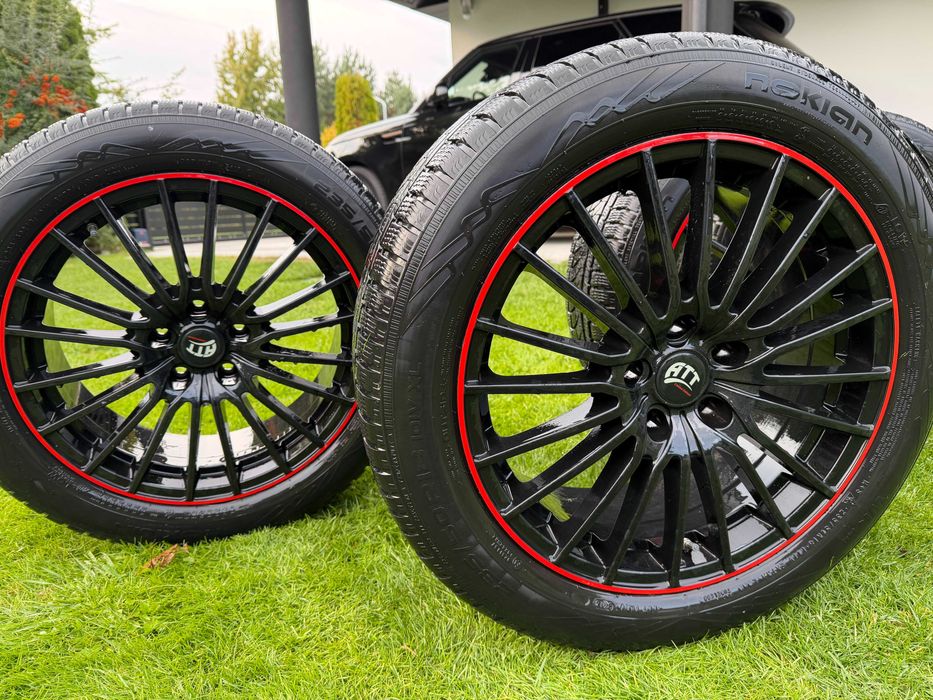 Komplet opon zimowych 235/50 R18 z felgami czarnymi 5×114.3 Super Stan