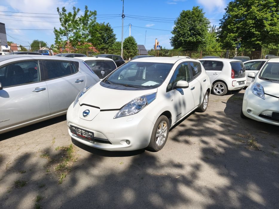 Nissan leaf TEKNA 360°