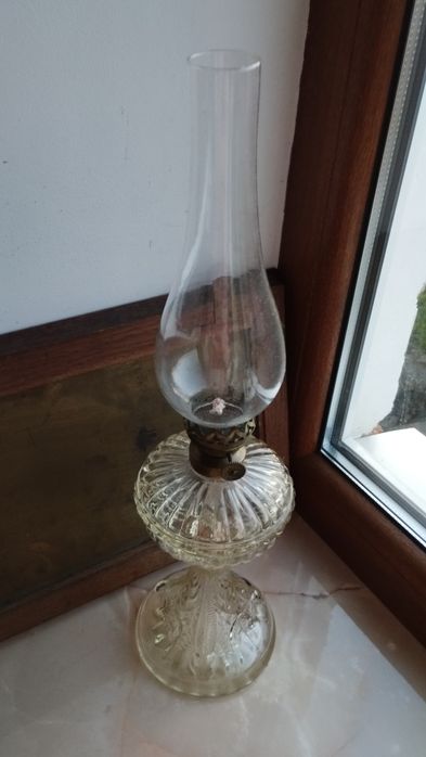 Старовинна гасова лампа.