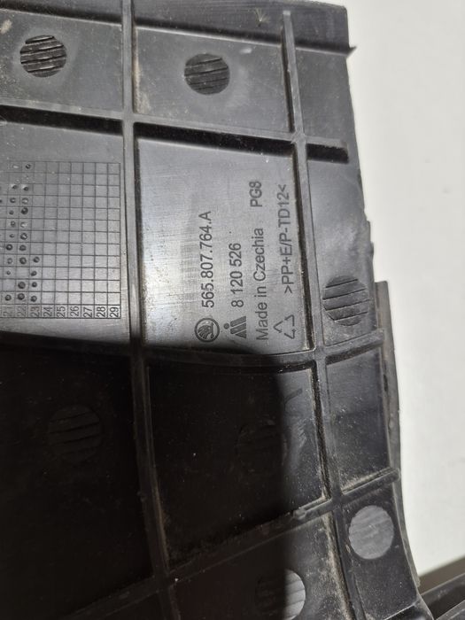 Skoda Kodiq Lift 2020 kierownica powietrza lewa 5658.07764