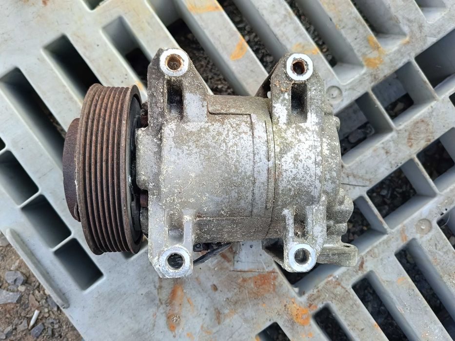 Sprężarka klimatyzacji Nissan CABSTAR 35.13 z 2008roku 2,5D 130KM