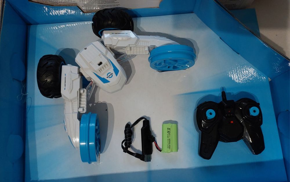 Машинка на радиоуправлении перевертыш трюковая Fancy Stunt