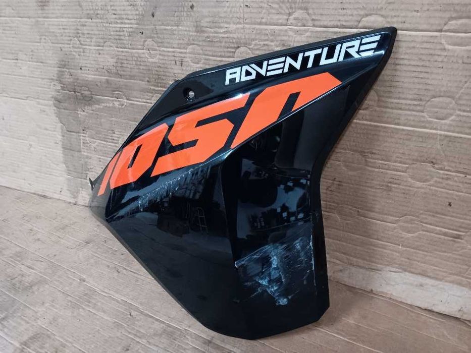 Carenagem direita do depósito KTM 1050 / 1090 / 1190 Adventure