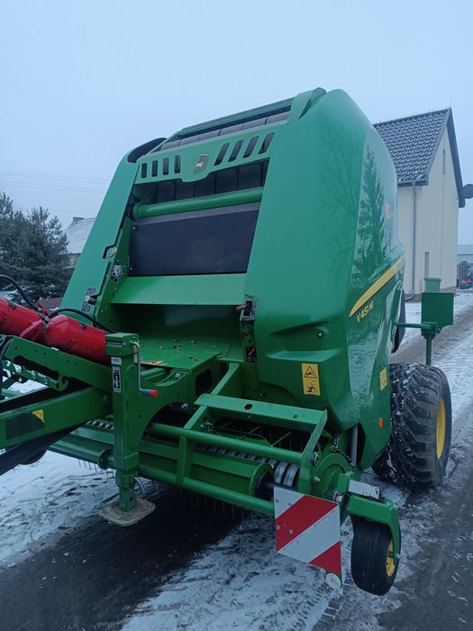 Prasa John Deere V451M
