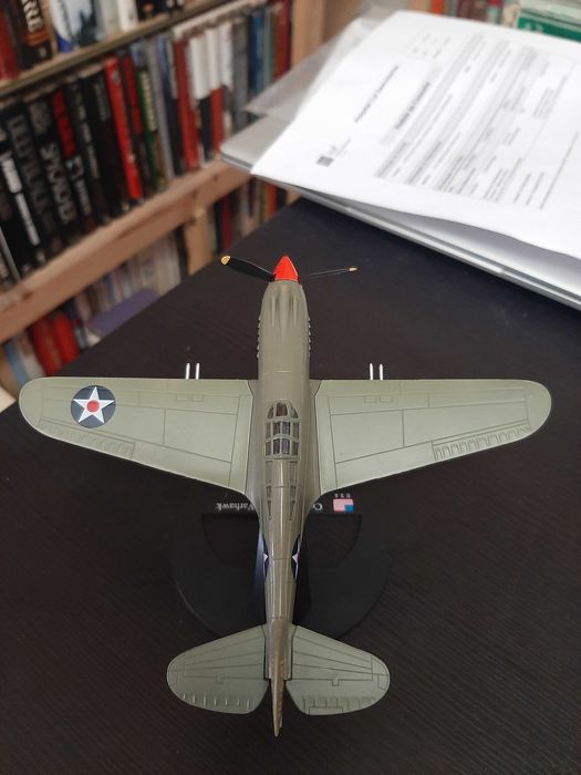 Curtiss P-40B Warhawk -  1942 - 1:72 - World War II Planes - USA