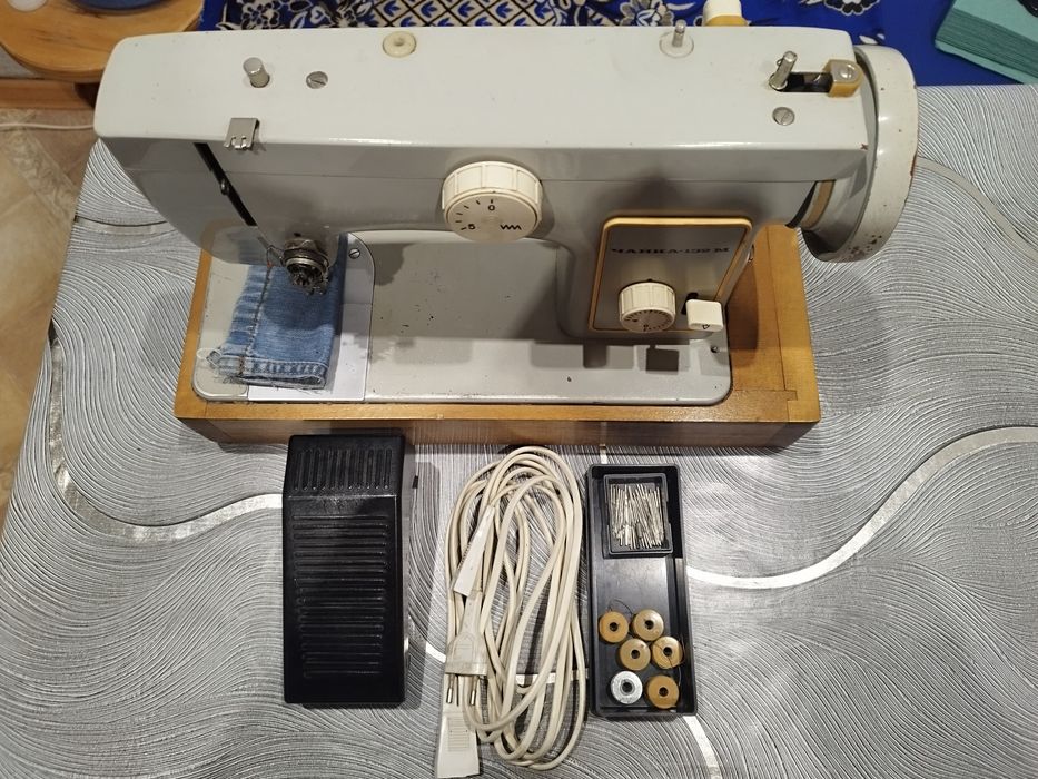 Швейная машинка Чайка 132 м